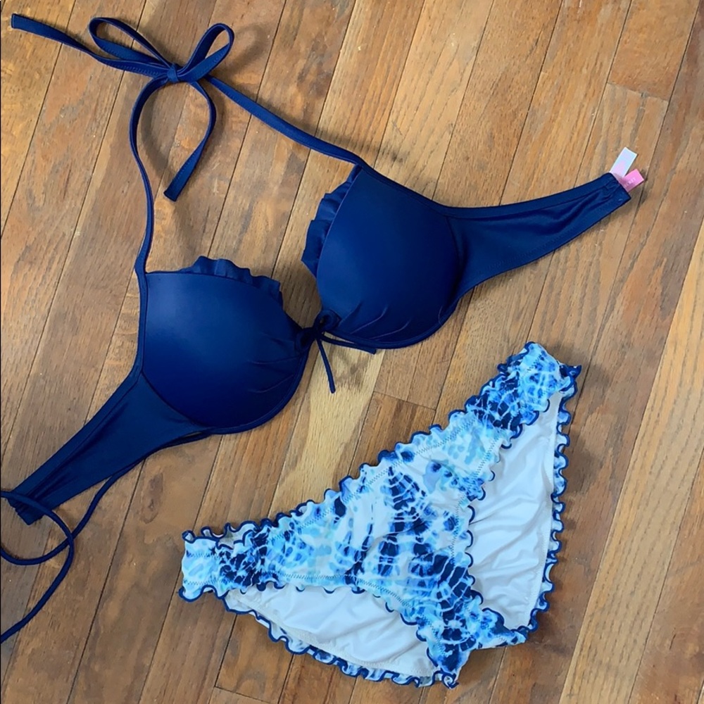 Victoria’s Secret bikini